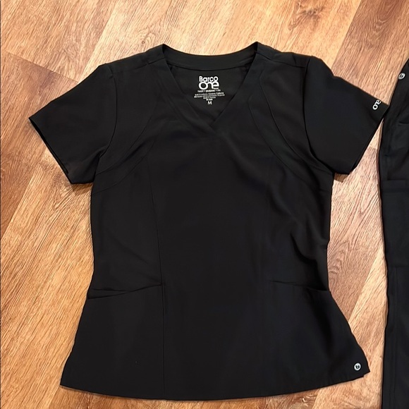 Black Scrub Set - Picture 2 of 7